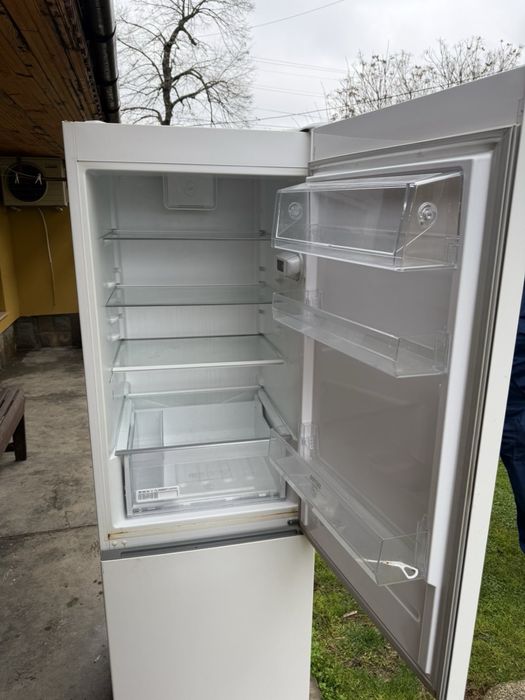 Хладилник “Hotpoint ariston”