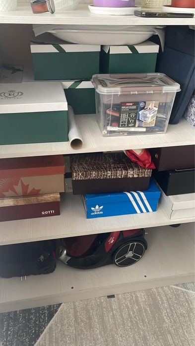 Шкаф двухдверный не высокиц