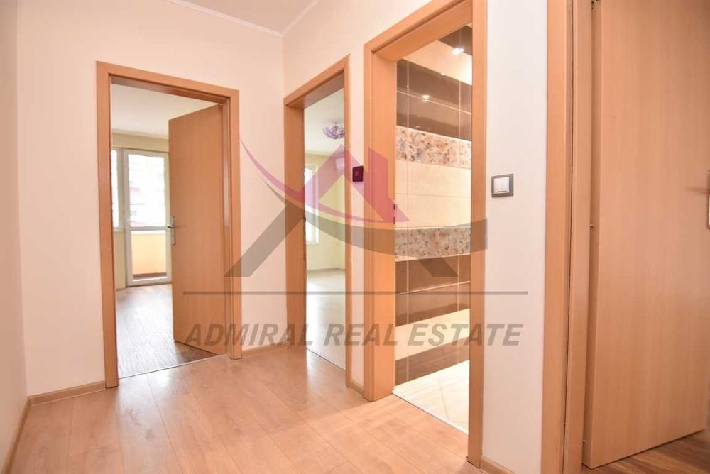 Просторен тристаен -Спортна зала