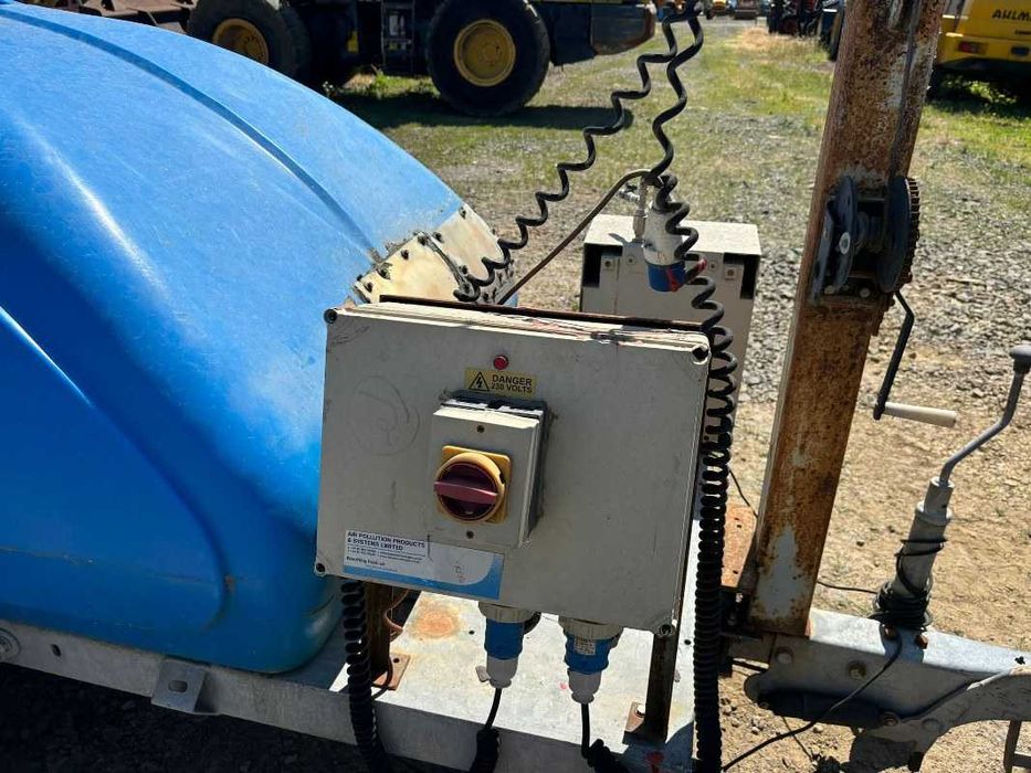 Tun de apă tractabil cu rezervor propriu demolari , santier , APPS