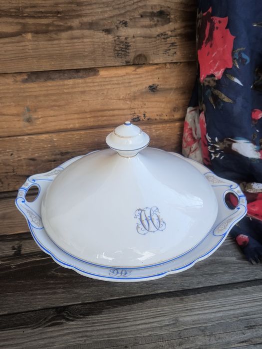 Комплект съдове за сервиране