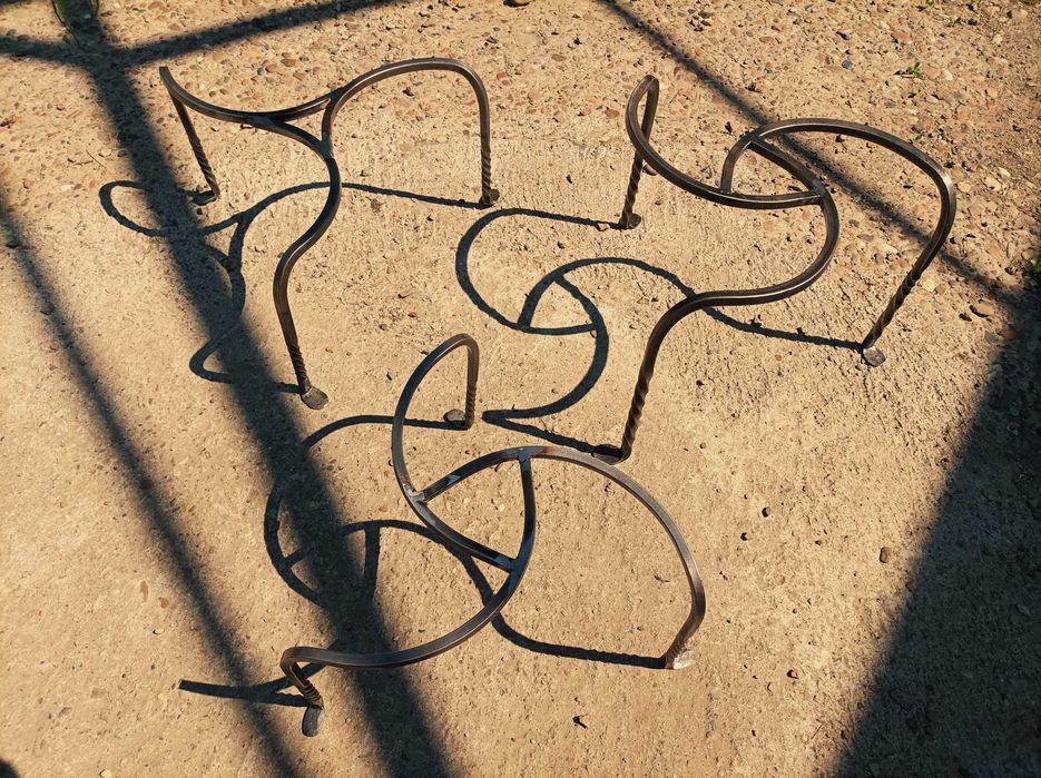 Pirostrie forjata, suport ceaun, trepied