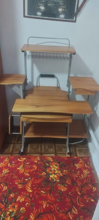 Продам стол, компьютерный.
