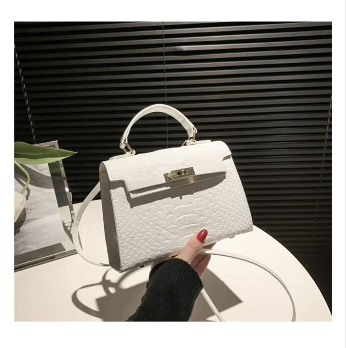 Новая сумка вместительная