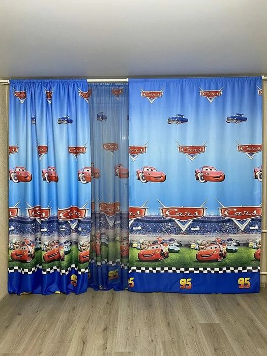 Продам шторы в детскую