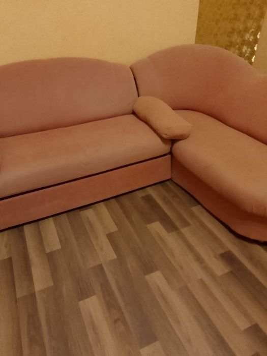 Vând canapea 700 lei