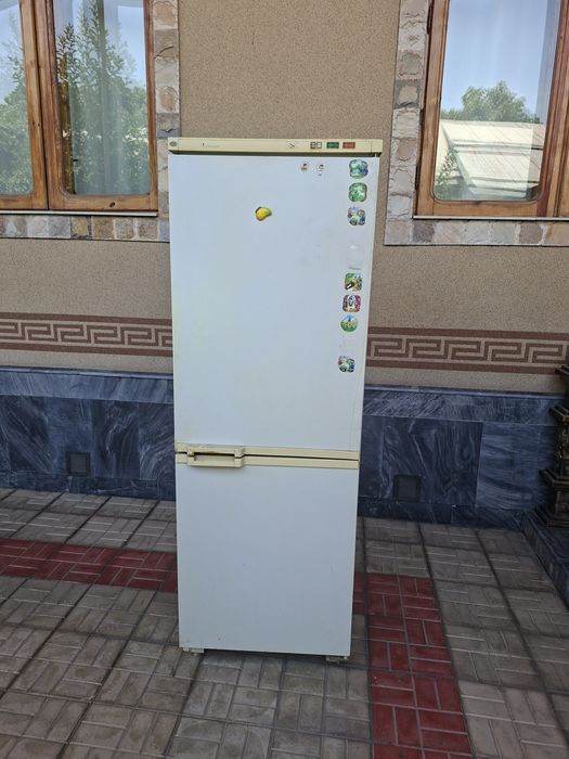 Холодилник сотилади