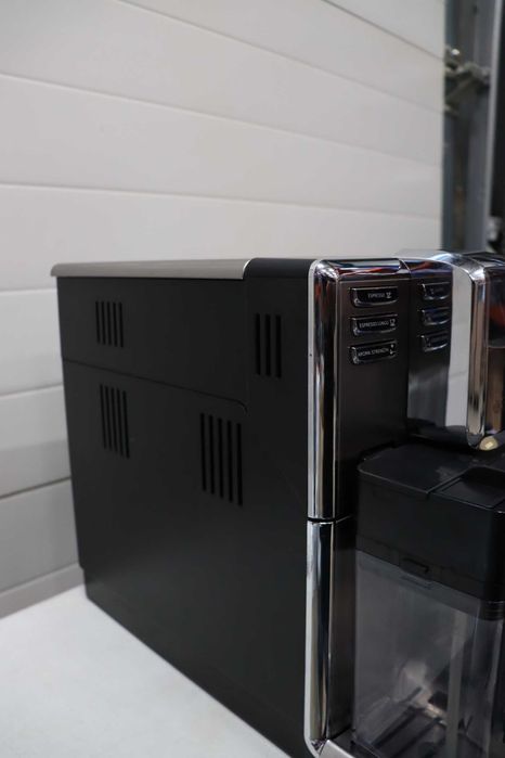 Кафеавтомат Saeco Incanto HD8917, Кафемашина, Cappuccino, Керамична мелачка, Авт. почистване, 15 Бара, 1.8 л, Кана за мляко 0.5 л