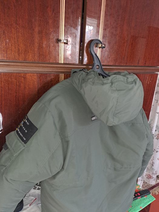 Продам куртку зимнюю