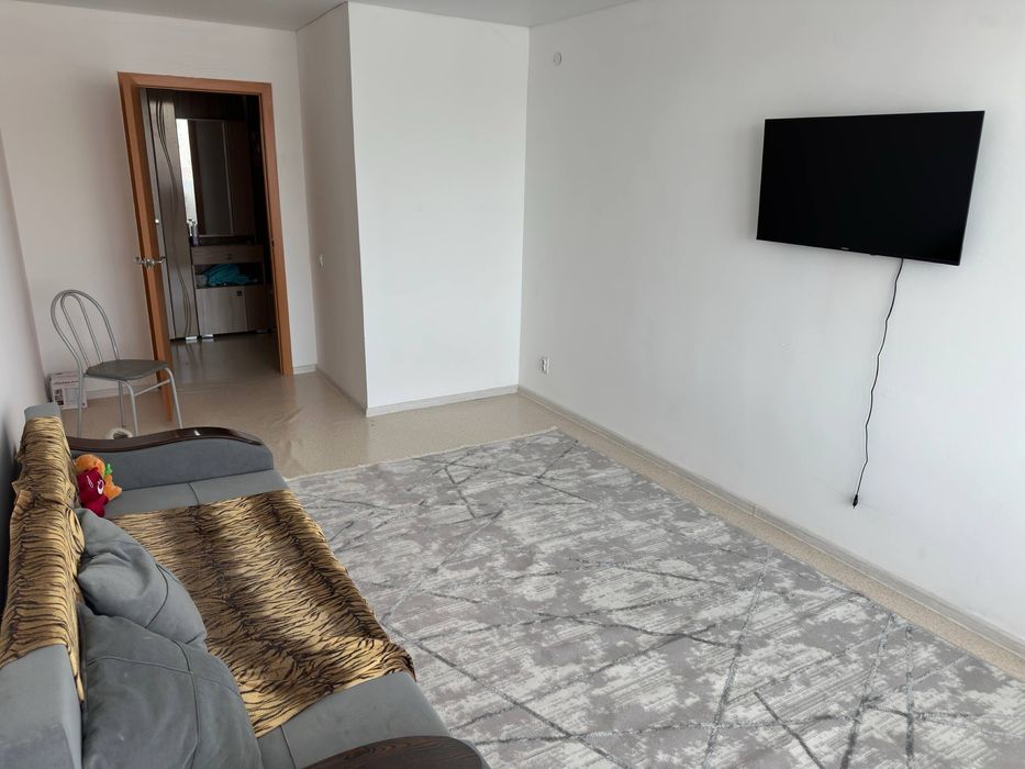 Сдам двух комнатную квартиру