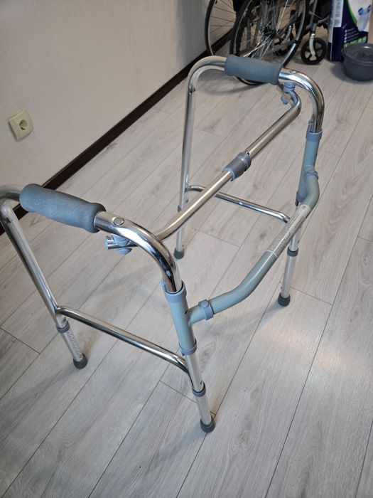 Продам ходунки для взрослых