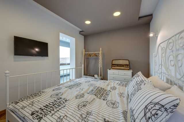 Apartament deosebit de închiriat – 70 mp + terasă 50 mp – Bd. Dacia, vis-a-vis de Liceul Virgil Madgearu (Piața Romană)