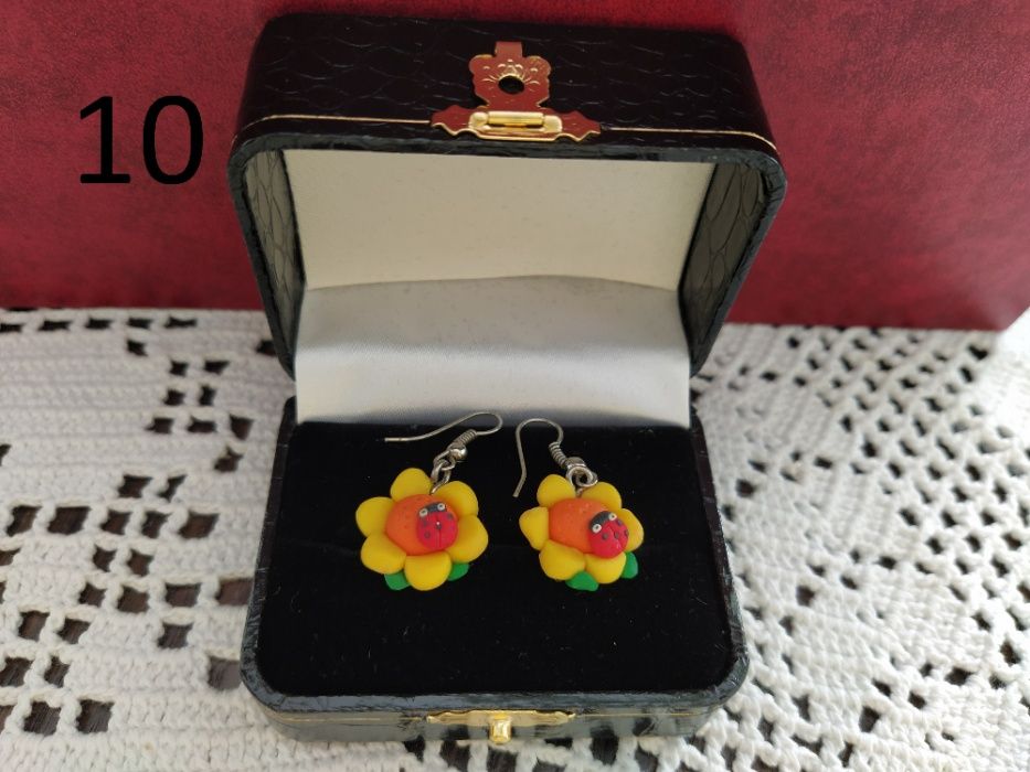 Лот бижута с камъни и перли