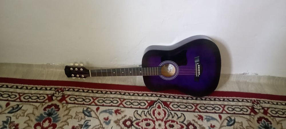 Акустическая гитара