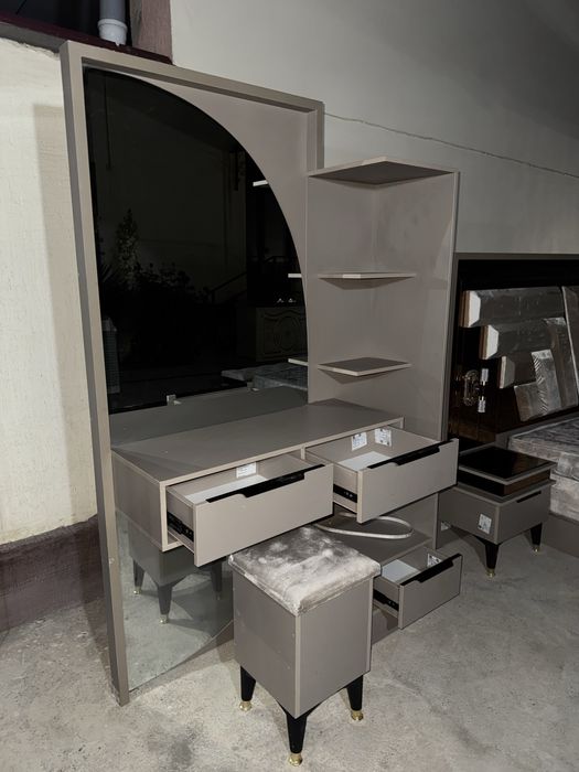 Срочно спальни гарнитур сотилади холати тиниқ