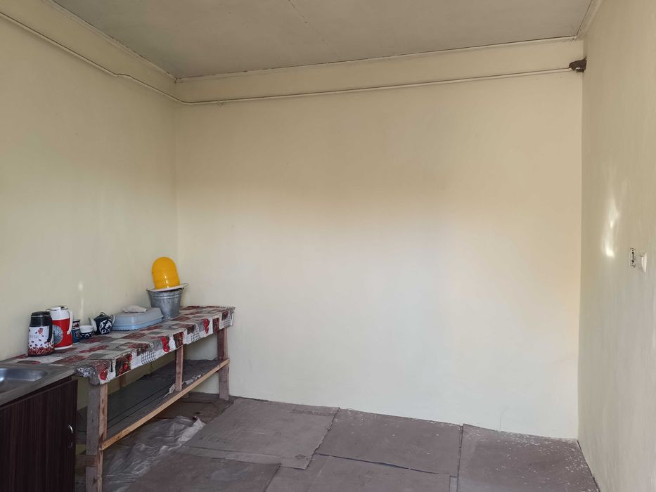 Uy sotiladi uchastka