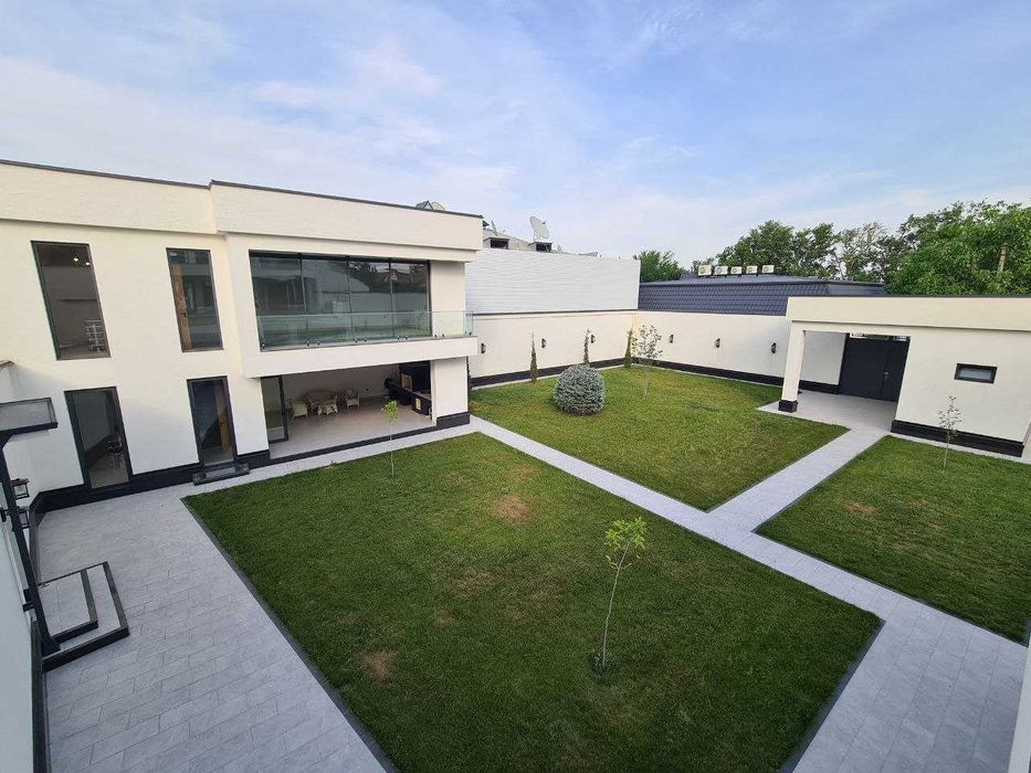 Продается Великолепный с 1300 кв.м (Центр Луначарского)