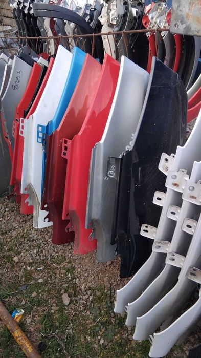 Aripa stanga/dreapta Ford Fiesta an 2011