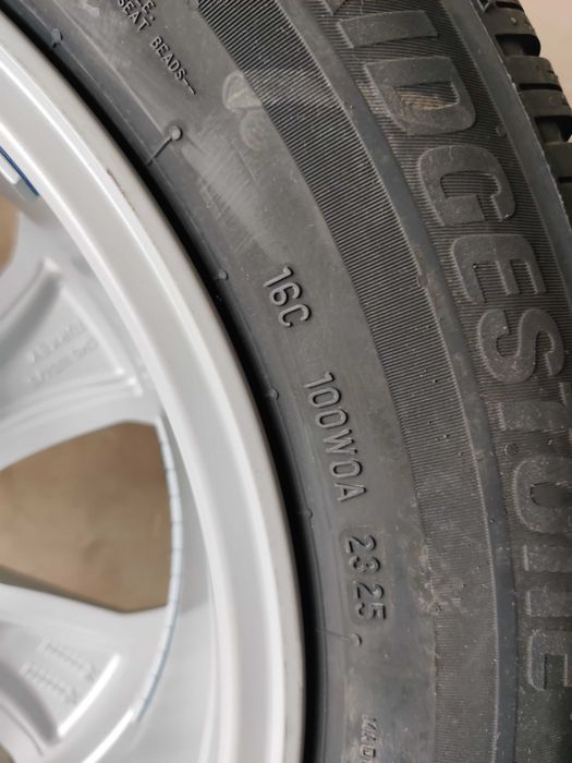 Чисто нови 4 бр. зимни гуми + джанти 17 , оригинални ТОЙОТА