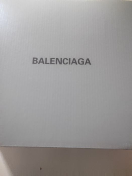 Унисекс маратонки Balenciaga(размер 40),Дамски чехли Nike air 36,5_23см.