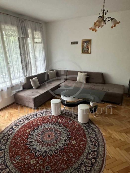 Продава се Четиристаен апартамент в Пловдив, Каменица 1 - 120 кв.м за 2250 €/кв.м - Снимка #1
