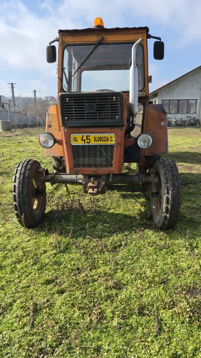 Doua vand  u445 in stare perfecta de funcționare