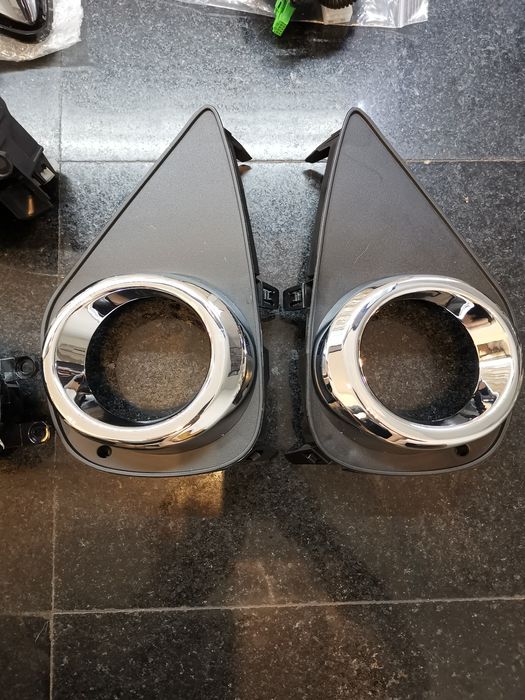 Proiectoare, instalație proiectoare, grile proiectoare Toyota yaris