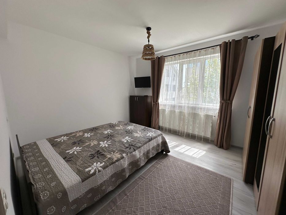 Inchiriez 2 camere cu parcare str Oituz - Metrou Dimitrie Leonida