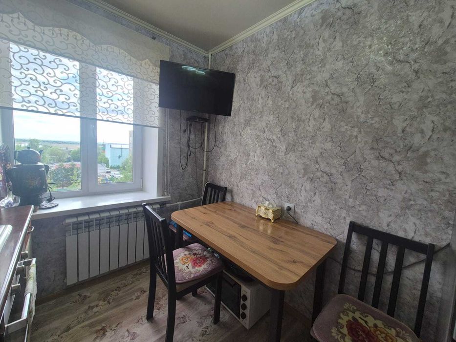 Продам 3 комнатную квартиру 1990 г