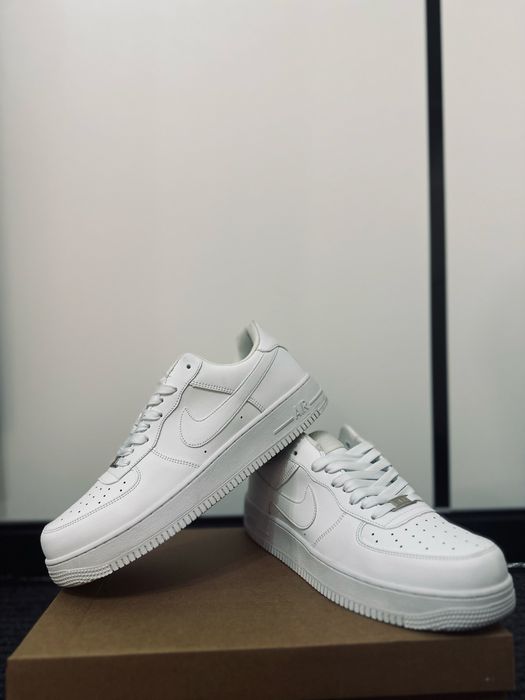 Продам кроссовки *NIKE AIR FORCE 1*