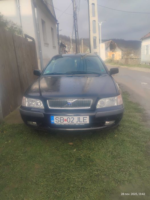 Vând Volvo s40 anul 2002