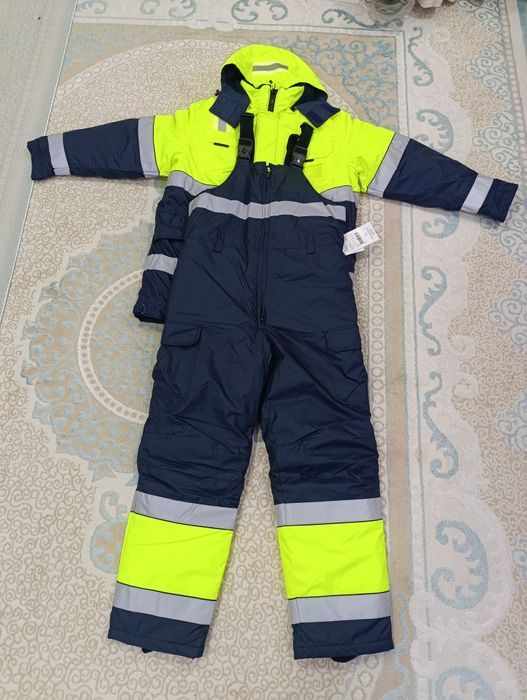 Зимние куртки комбинезоном