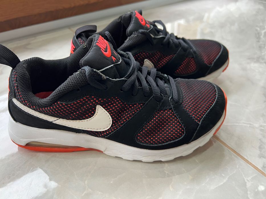 Дамски маратонки Nike