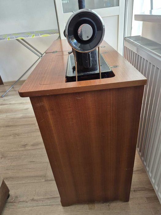 Aplici și mașina de cusut