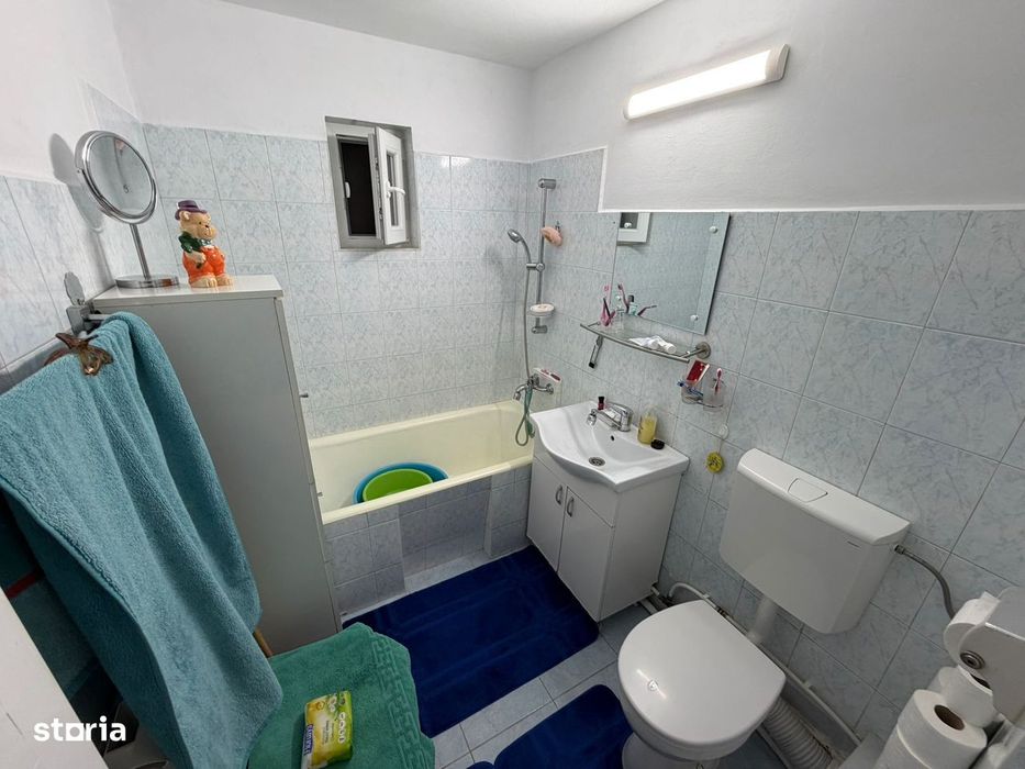 Apartament 2 camere, decomandat - zona Cetate