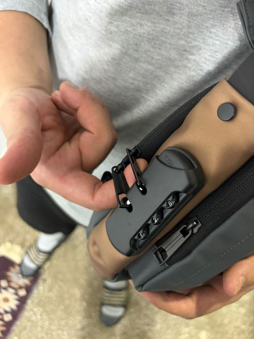 Borseta noua cu sistem antifurt