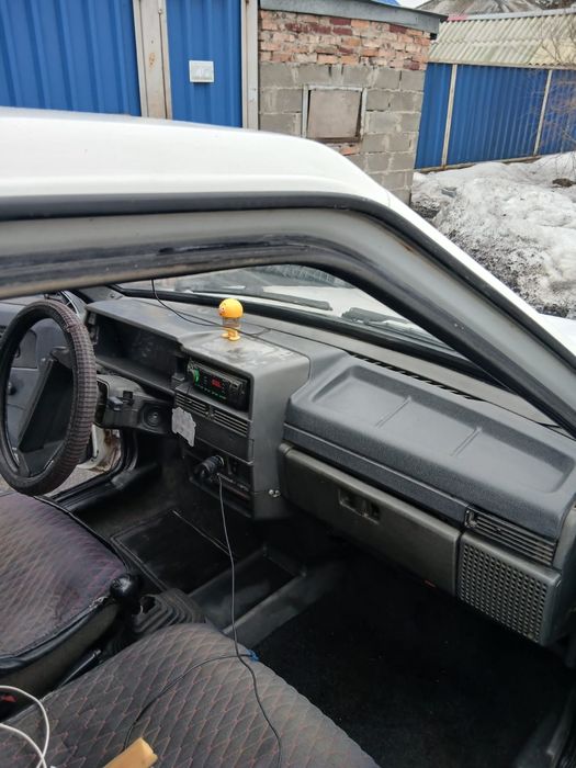 Продается машина.. На ходу.