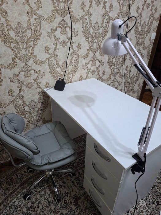 Продам для мастера маникюра