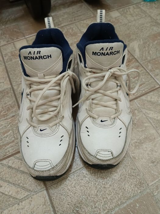 Маратонки Nike и Shampiom