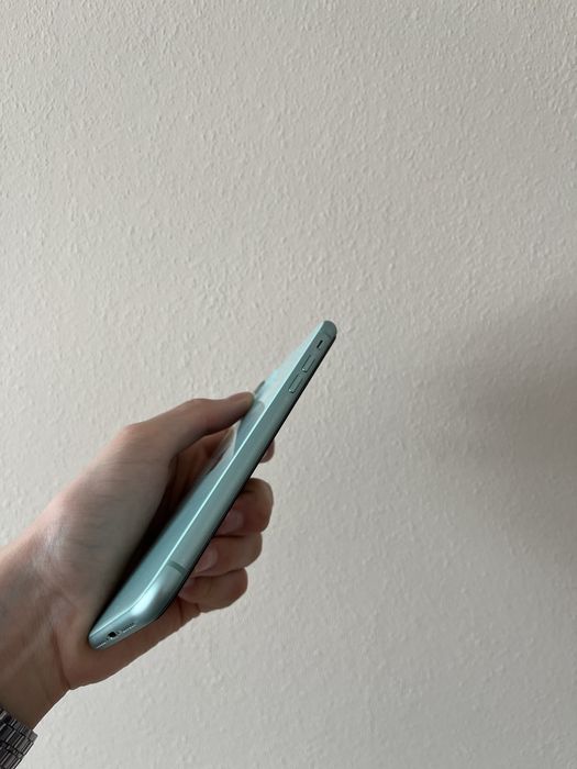 Продам iPhone 11 128