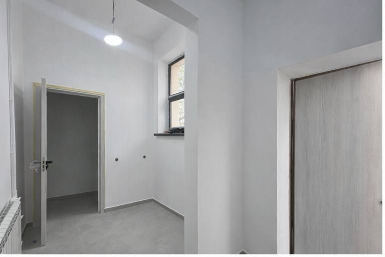 Сдаётся нежилое помешения Мирзо-Улугбекский р-н Новомосковская