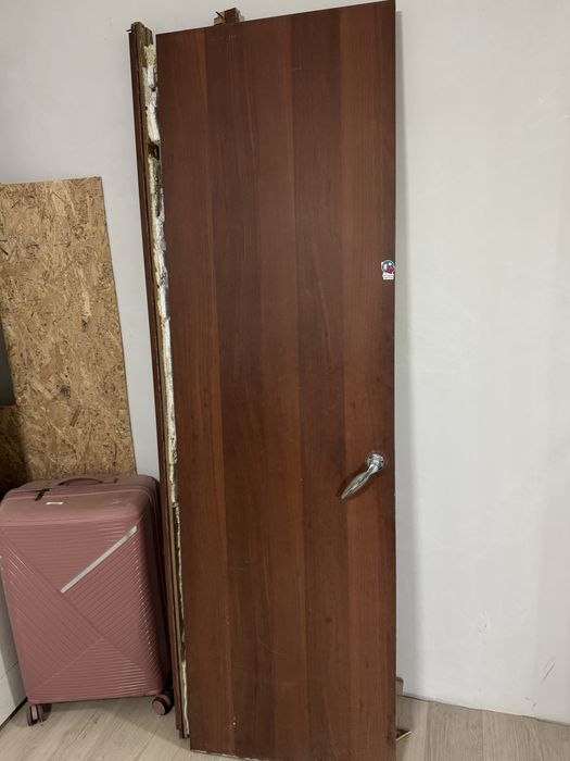 Отдам Дверь самовывоз