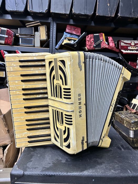 Acordoen Hohner Verdi 1 cu 48 de basi clapa lunga