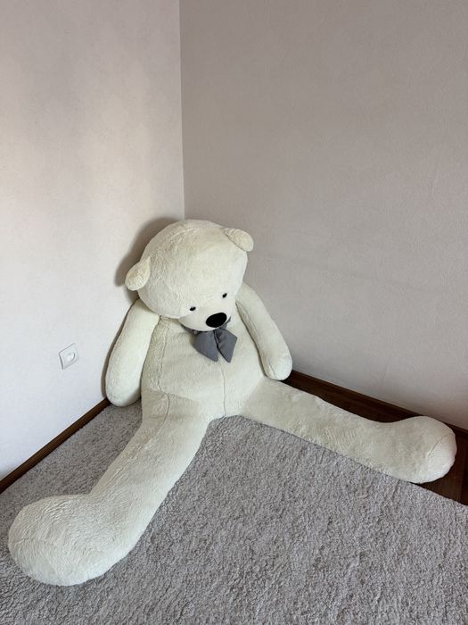 Продам плюшевого медведя