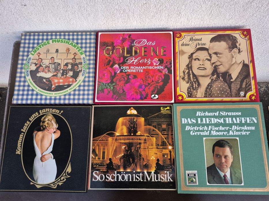 Vând Lot 150lp Discuri Vinil cu muzică clasică mixta 

Artiști:

- Fra