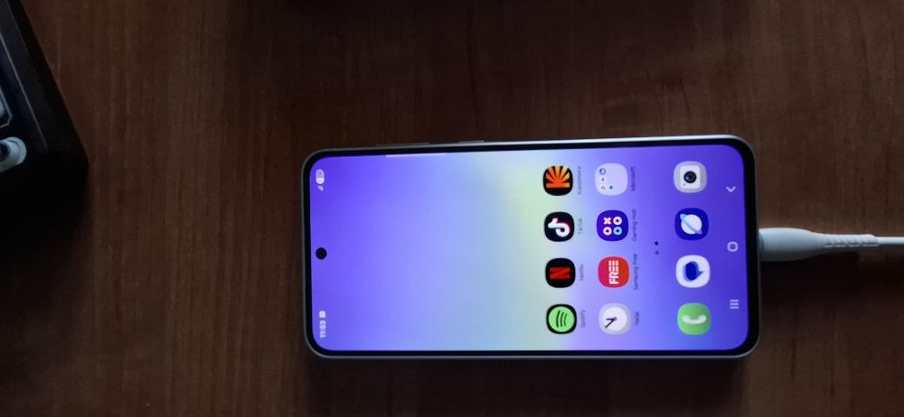 Продам смартфон. Новый.