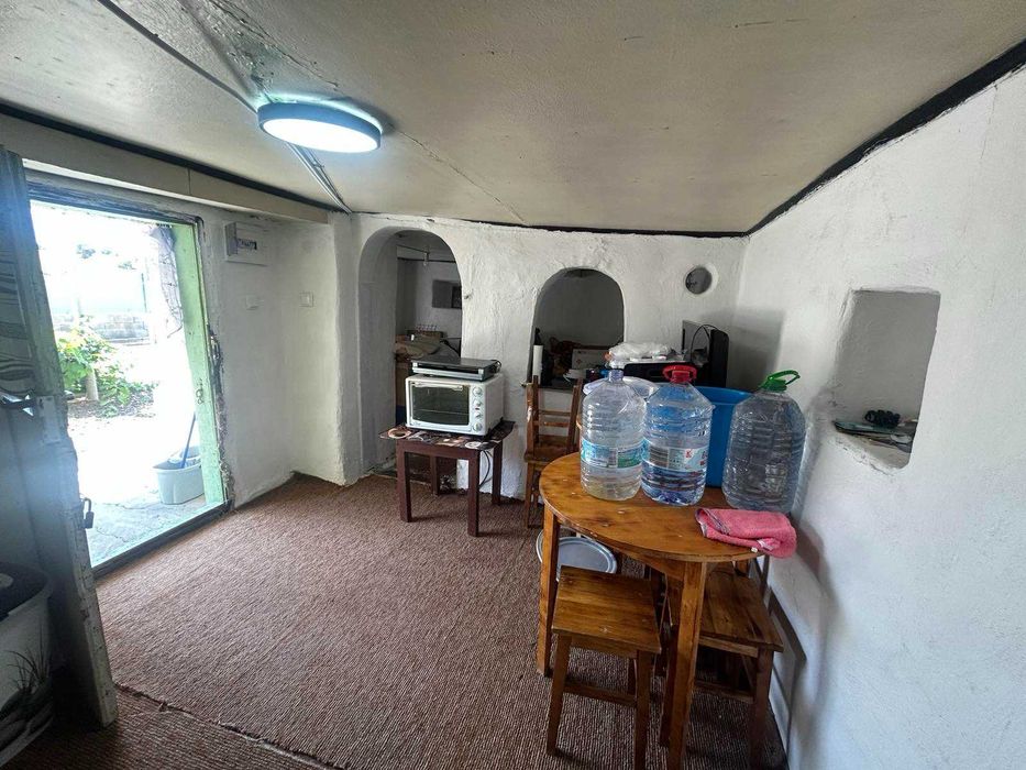 Двуетажна къща, с. Еленово