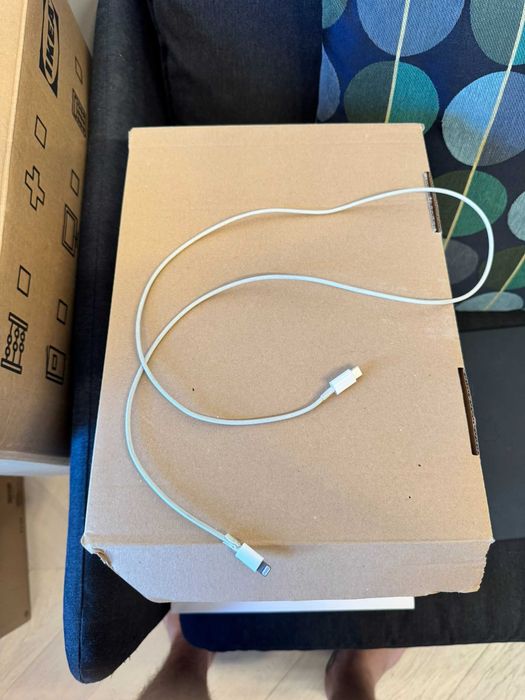 Lot 30 cabluri USB: 10x USB-C, 4x C-C, 3x Lightning, 9x Micro-USB, USB-B + 1 sigilat