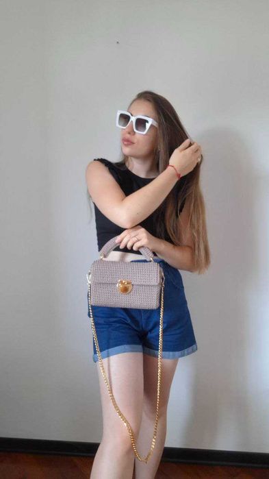 Geantă croșetată handmade cu lanț, nouă