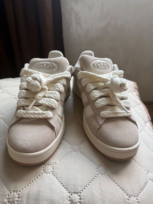 Продавам чисто нови Adidas Campus